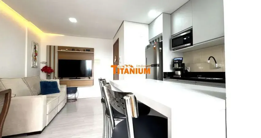 Apartamento 2 dormitórios, sacada com espera para churrasqueira, sol da manhã, garagem coberta, fica todos moveis fixos e 2 splits, local plano à venda em novo hamburgo .