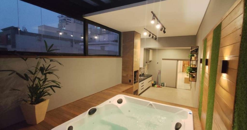 Vendo Maravilhosa Cobertura Penthouse, 03 Dormitórios com Vista para a praia, 01 suíte, 03 Vagas de Garagem Paralelas, Home Office, Condomínio com Lazer Completo, Pompéia, Santos.