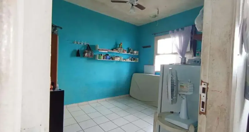 Vendo Apartamento de 2 dormitórios sem garagem no Campo Grande em Santos