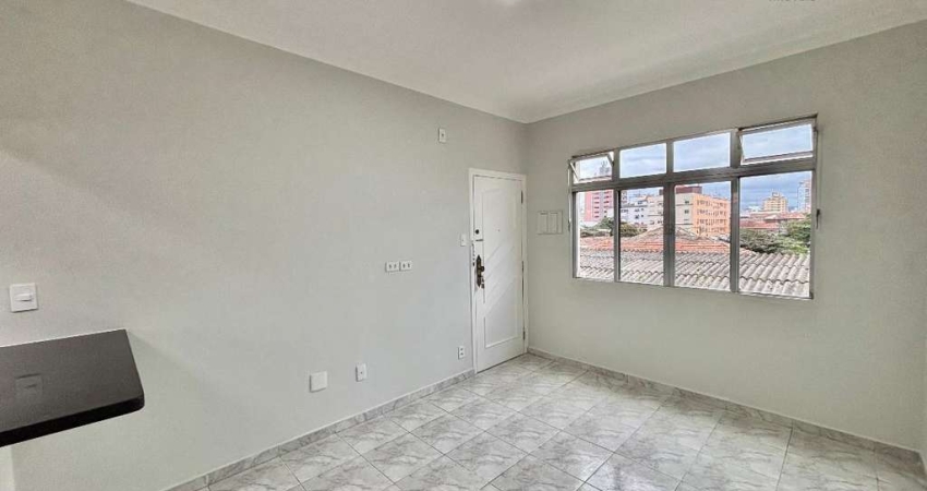 Vendo Apartamento, 02 dormitórios, Frente para a Rua, Sem elevador, Aparecida, Santos.