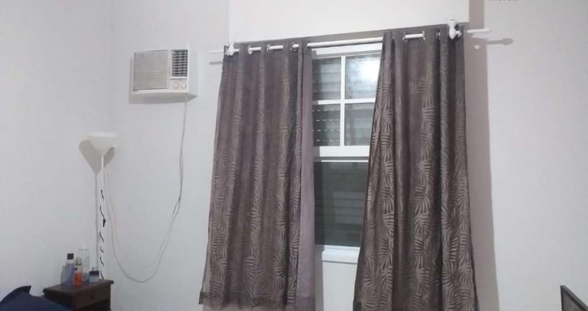 Vendo Kitnet reformado na quadra da praia do Embaré em Santos