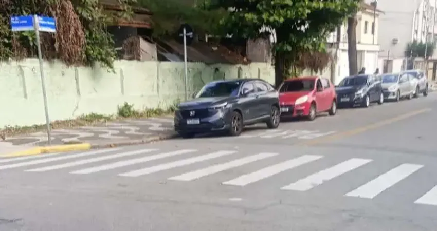 Terreno à venda na Avenida Pedro Lessa, Embaré, Santos