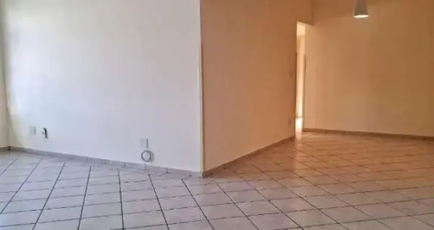 Alugo excelente apartamento com 03 dormitórios '01 suíte' com depend&#234;ncia de serviço na Aparecida em Santos