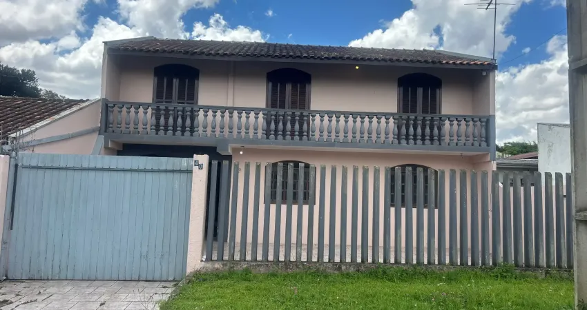 Sobrado em excelente estado, reformado a pouco. ideal para família.