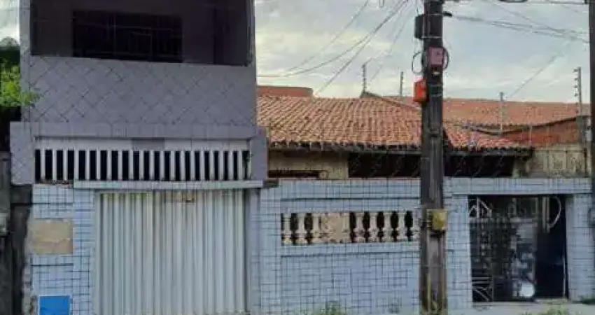 Casa para Venda em Fortaleza, Parquelândia, 7 dormitórios, 2 suítes, 4 banheiros, 3 vagas