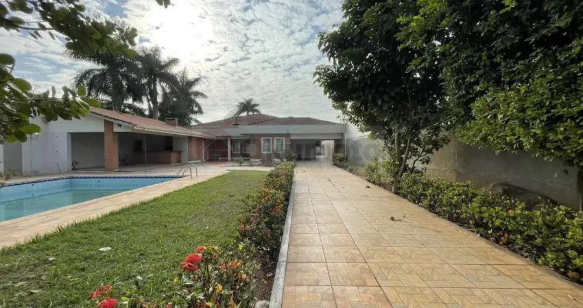 Casa para Venda em Pirassununga, Centro, 4 dormitórios, 2 suítes, 4 banheiros, 10 vagas