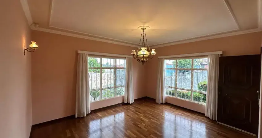 Casa para Venda em Pirassununga, Centro, 3 dormitórios, 1 suíte, 3 banheiros, 4 vagas