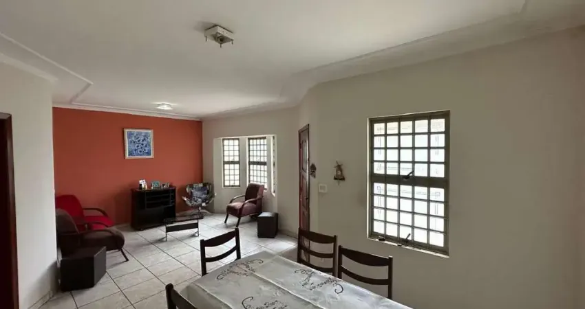 Casa para Venda em Pirassununga, Jardim Cidade Nova, 3 dormitórios, 1 suíte, 1 banheiro, 2 vagas