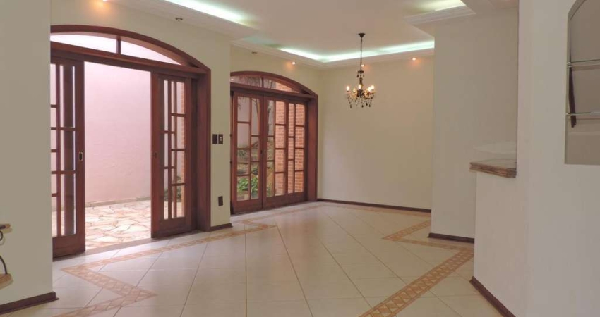 Casa para Venda em Pirassununga, Centro, 4 dormitórios, 1 suíte, 3 banheiros, 10 vagas