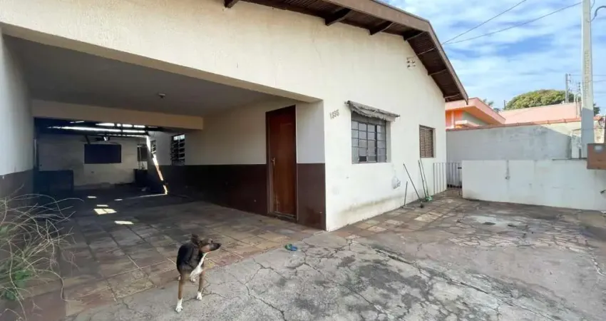 Casa para Venda em Pirassununga, Vila Santa Terezinha, 3 dormitórios, 1 banheiro, 2 vagas