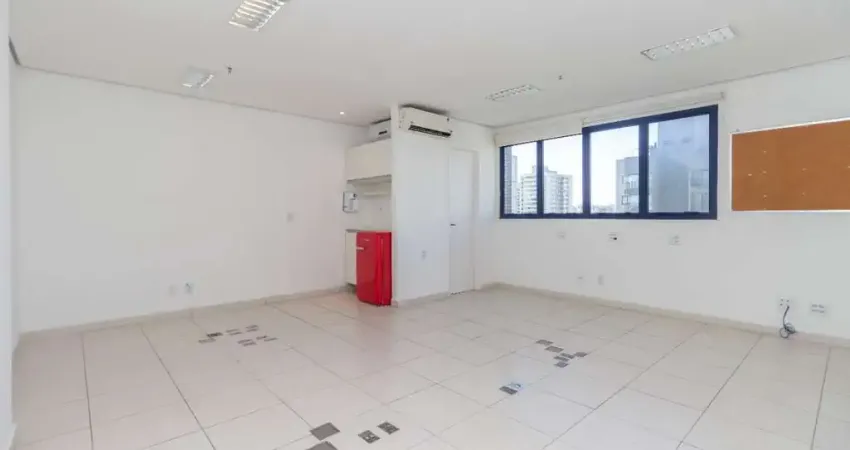 Sala comercial à venda na Avenida Vereador José Diniz, Campo Belo, São Paulo