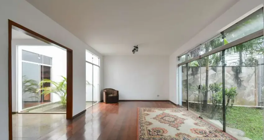 Sobrado para venda em Planalto Paulista com 4 quartos, sendo 2 suítes , 331m²