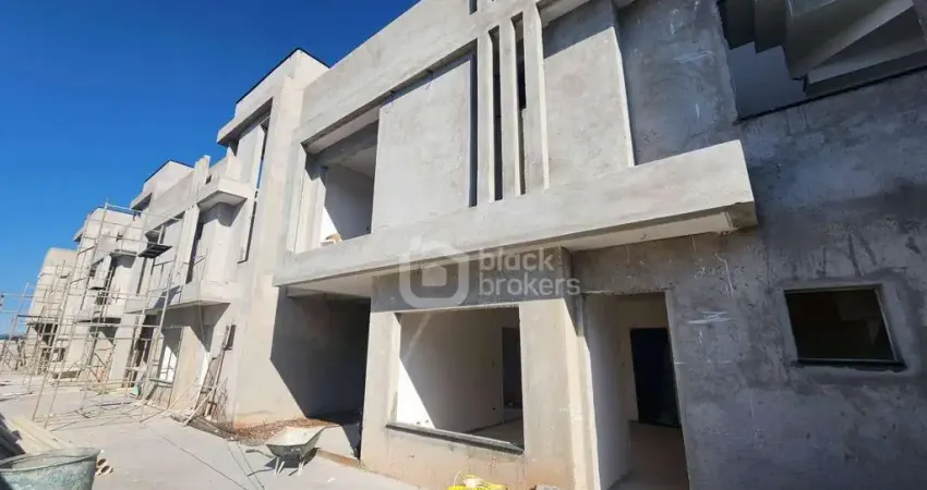 Tríplex com terraço espaçoso, 3 dormitórios sendo uma suíte , 2 vaga de garagem , no boqueirão-curtiba-pr