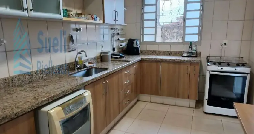 Casa a venda na vila teixeira-totalmente plana-cozinha planejada nova-próximo a comércio-escola-valor de venda r$ 580.000,00 aceita financiamento.