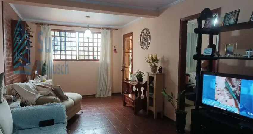 Casa plana e bem localizada na Vila Teixeira-próxima a Rua Joaquim Vilac-3 quartos sendo 1 suíte-2 vagas-valor de venda R$480.000,00