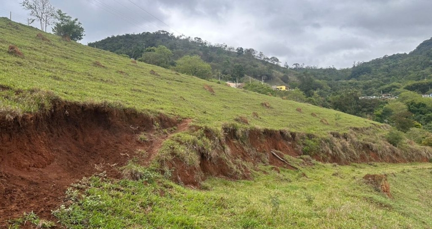 Vende-se 1000m² com ótima topografia para construção de chácara