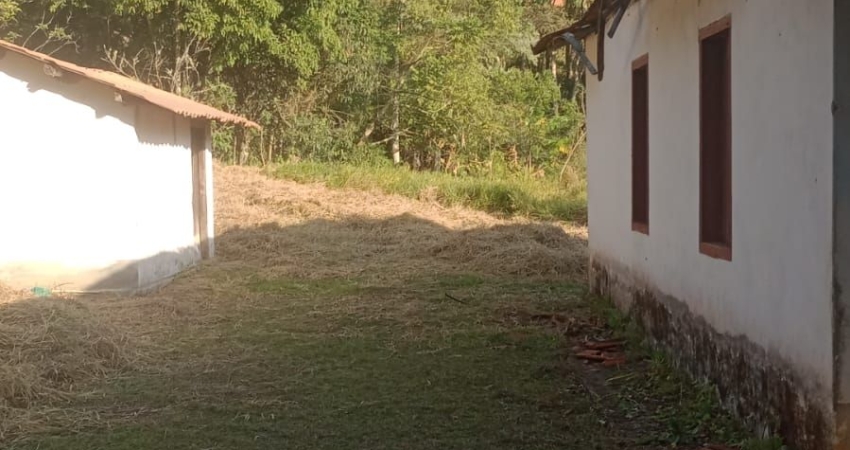 Terreno á venda com casa pronta