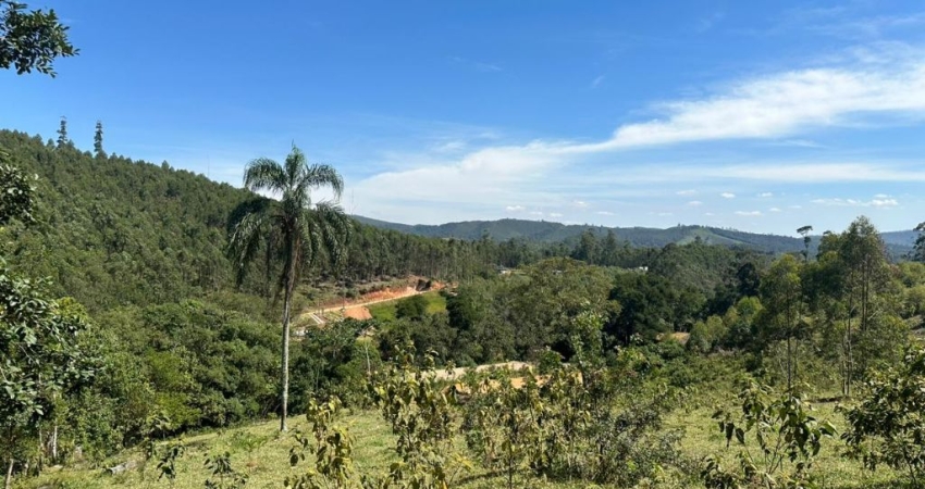Vende-se terreno com vista panorâmica