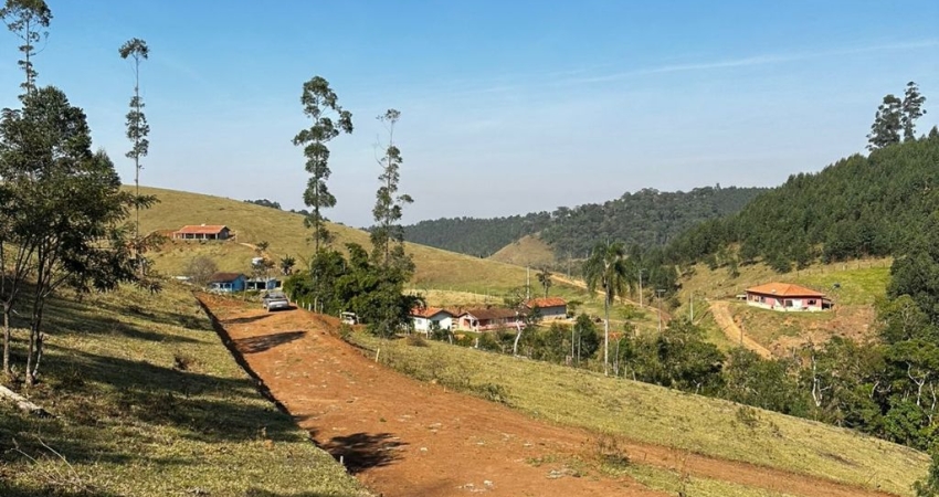 Vende-se terreno fácil acesso em Igaratá