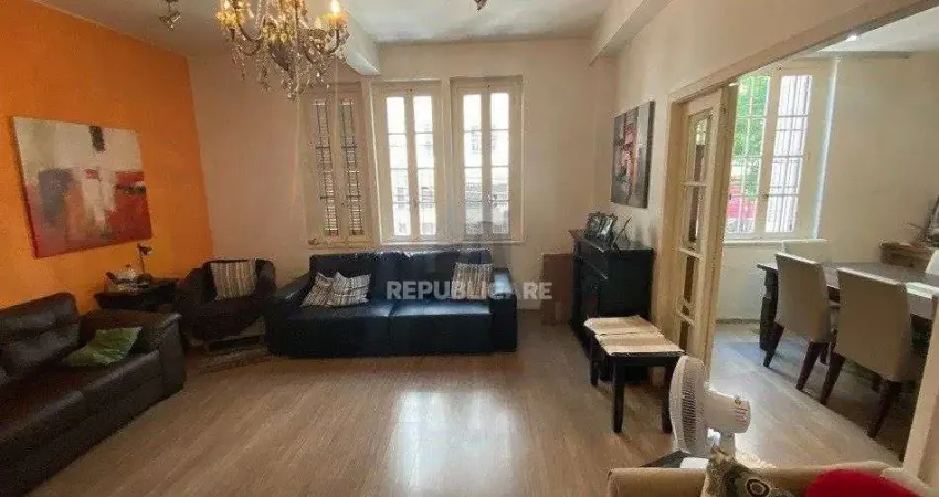 AMPLO APARTAMENTO À VENDA 2 DORMITÓRIOS