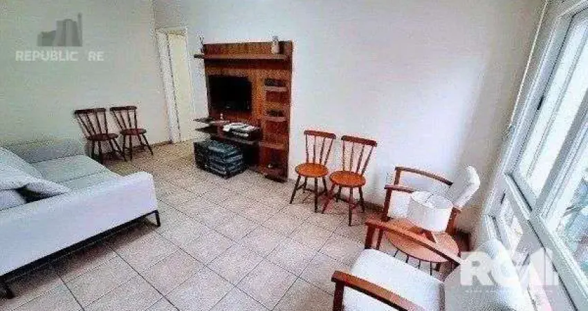 Apartamento à venda no centro histórico com 80 m² e 2 dormitórios/quartos disponíveis.