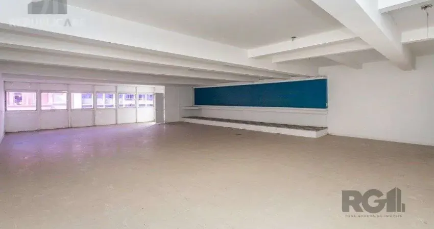 Escritório à venda no centro histórico com 255 m² de área útil disponível.