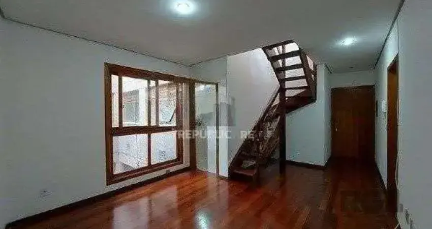 Cobertura de 2 Dormitórios com Terraço e Churrasqueira - 115m² - Petrópolis