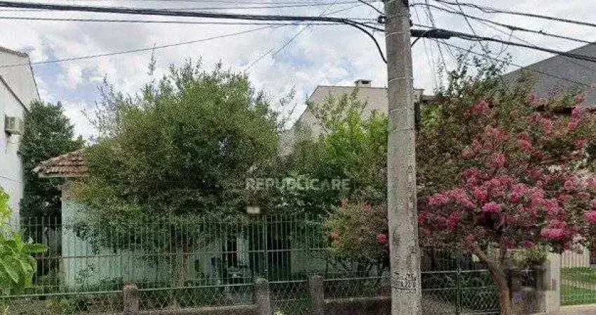 Terreno à venda na Rua Veríssimo Rosa, 644, Partenon, Porto Alegre