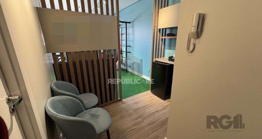 Sala comercial à venda na Avenida Luiz Manoel Gonzaga, 351, Três Figueiras, Porto Alegre