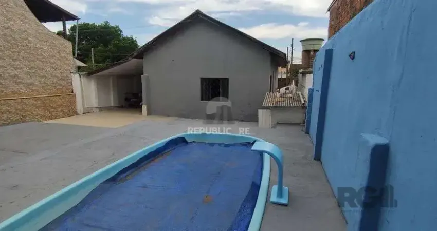 Casa com 2 quartos à venda na Avenida Faria Lobato, 48, Sarandi, Porto Alegre