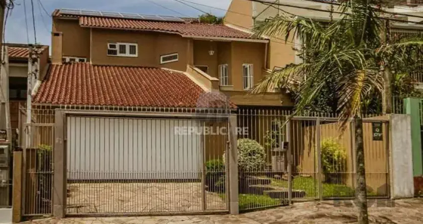 Casa 3 dormitórios à venda Santo Antônio Porto Alegre/RS
