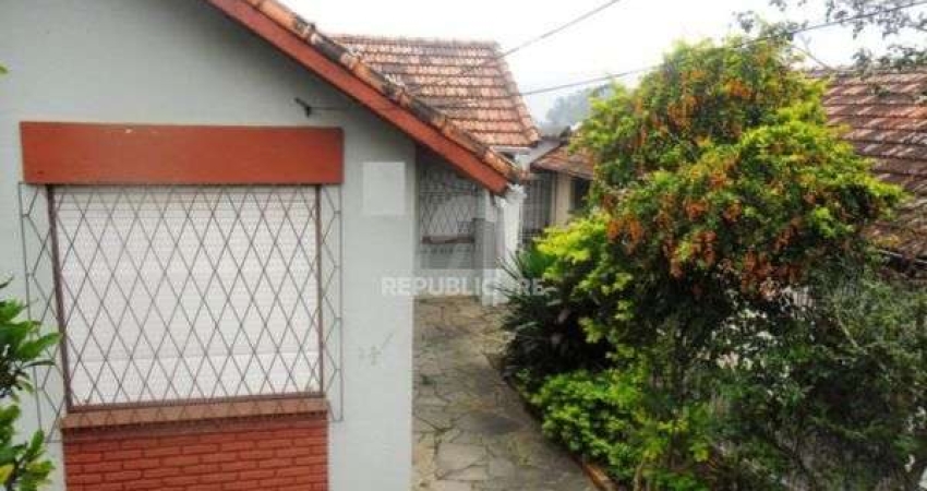 Casa 3 dormitórios perto da PUC/Cristiano Fischer