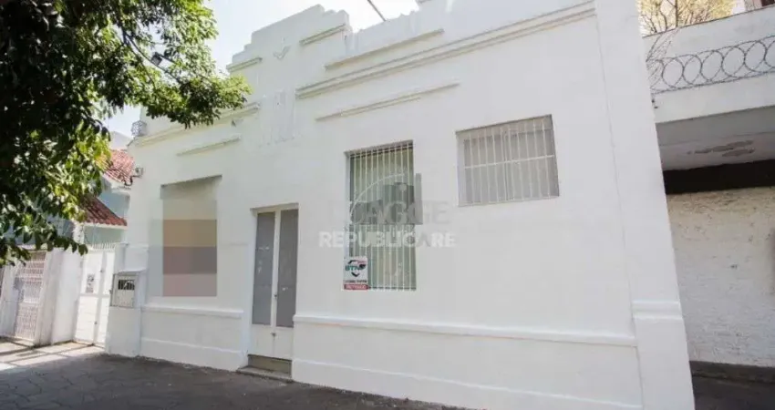 Casa comercial com aproximadamente 157m² privativos