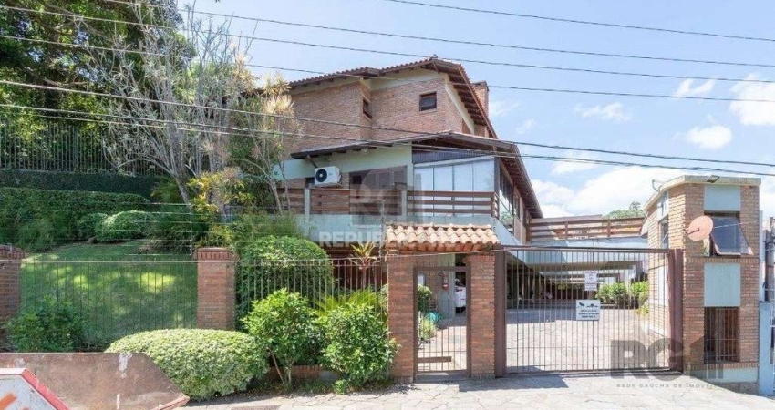 Casa em condomínio fechado para venda no bairro Jardim Isabel, com aproximadamen