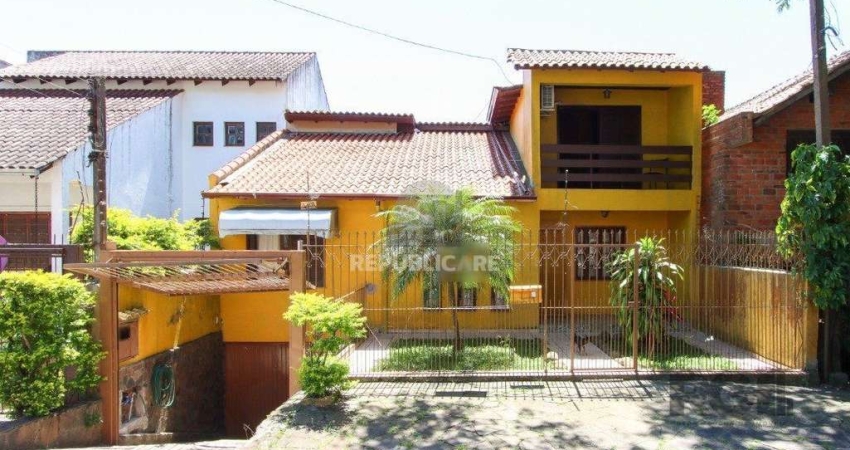 Casa 04 dormitórios, 02 suítes, living 02 ambientes