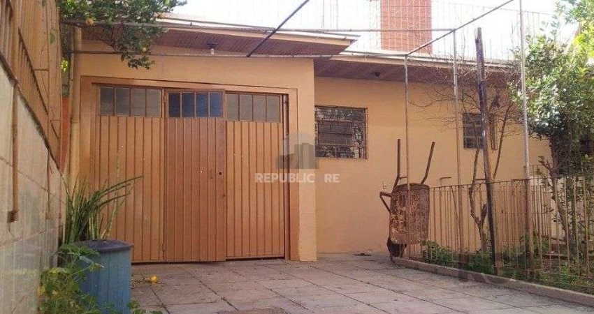 Casa no Sarandi de 4 dormitórios e 4 vagas