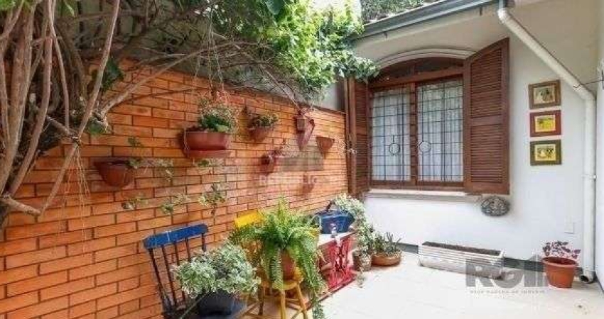 Casa sobrado no Jardim do Salso de 4 dormitórios e 3 vagas