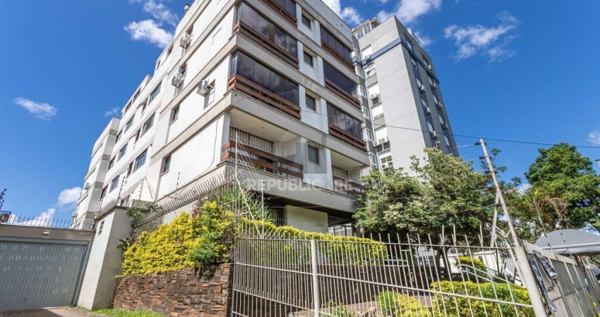 Cobertura no bairro Petrópolis de 3 dormitórios terraço e 2 vagas