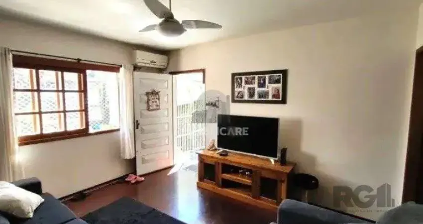 Casa com 3 quartos à venda na Rua Ernesto Pellanda, 78, Vila Jardim, Porto Alegre