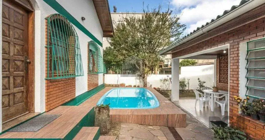 Casa no bairro Vila Ipiranga de 3 dormitórios e 3 vagas