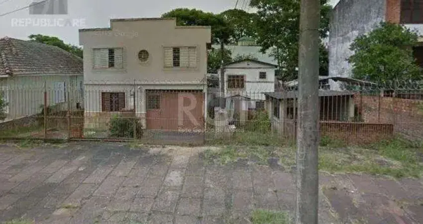 Terreno em medianeira à venda com área disponível, sem dormitórios/quartos.