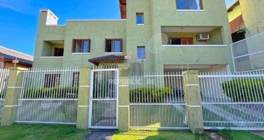 Sobrado 4 dormitórios à venda Camaquã Porto Alegre/RS