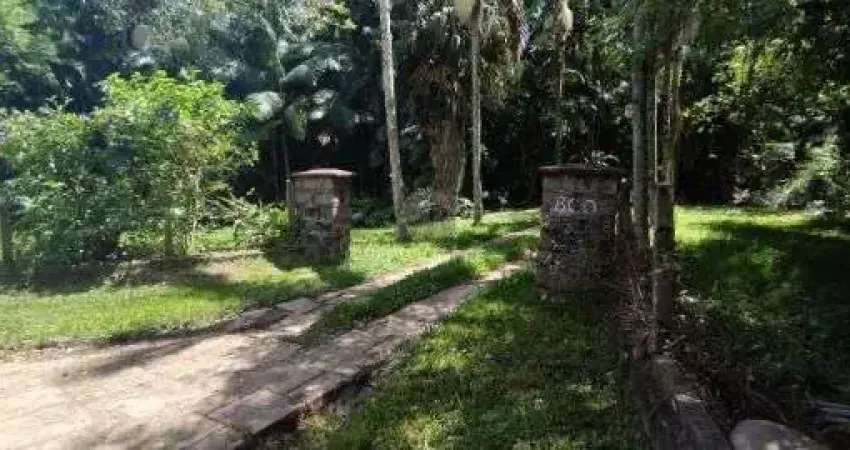 Terreno em Porto Alegre, no bairro Pedra Redonda, à venda.