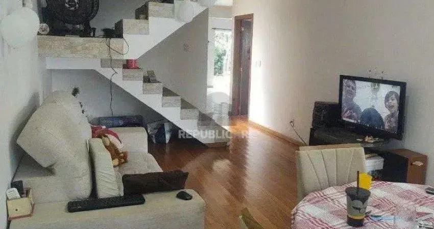 Excelente casa, 2 quartos,  ampla com 120m² de área privativa e 296,30m² de área