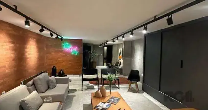 Flat à venda no Centro Histórico com 30 m² e 1 dormitório/quarto disponível.