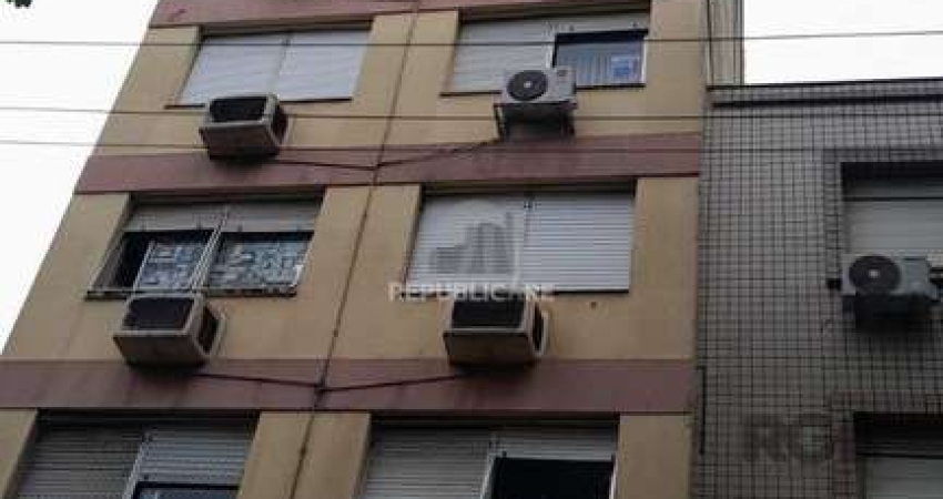 Ótimo Jk,totalmente reformado,desocupado,prédio com elevador,na Cidade Baixa