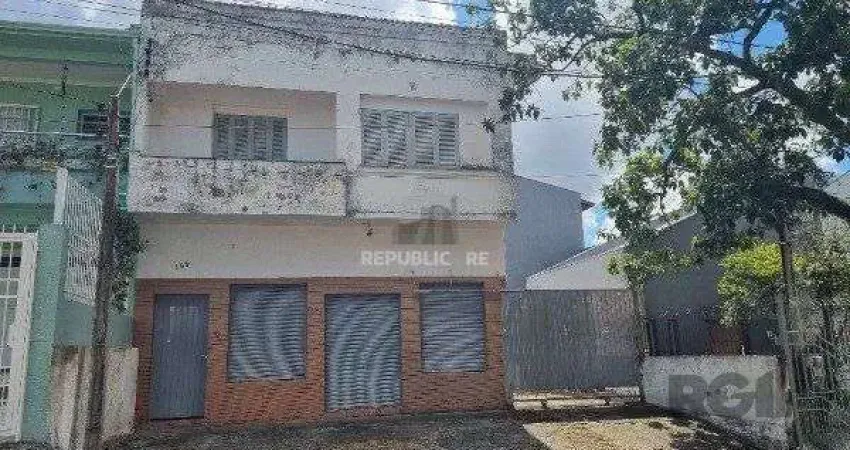 Casa /Sobrado  com apartamento e loja, estacionamento, a venda no Bairro Jardim
