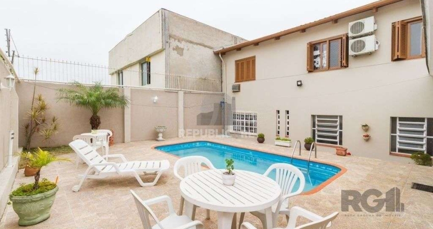 Casa 4 dormitórios no bairro Espírito Santo