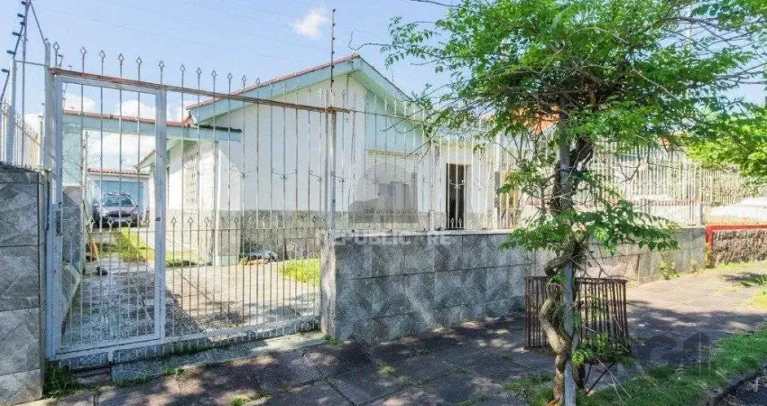 Casa com 3 dormitórios no bairro Tristeza