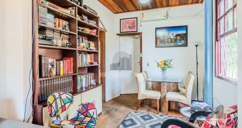 Casa com 2 quartos à venda na Rua Cangussu, 614, Nonoai, Porto Alegre